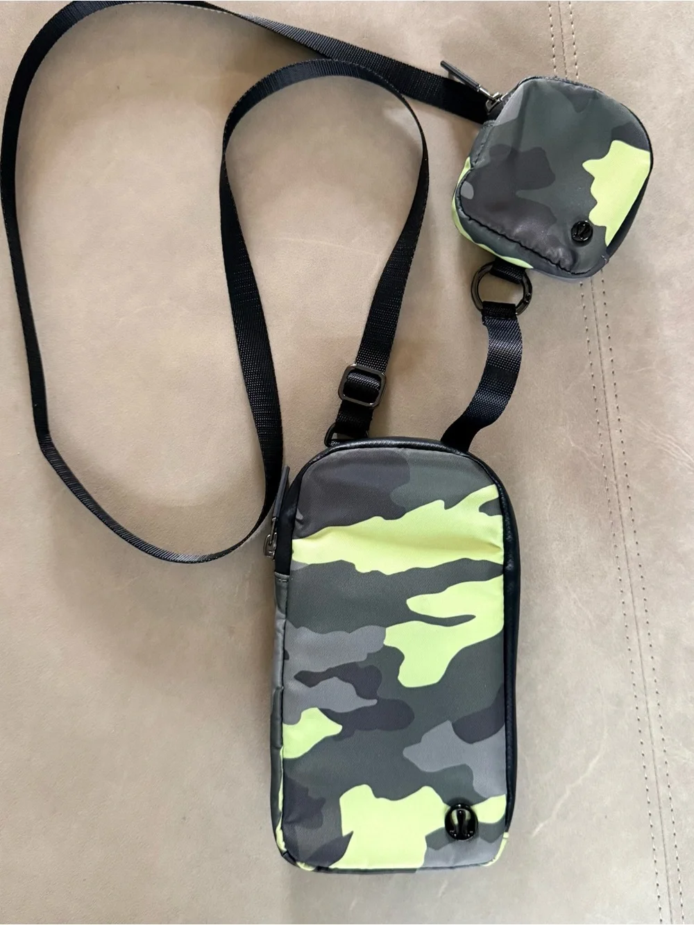 lululemon Phone Crossbody Heritage Camo Neo Mint Multi Adjustable Strap Travel
